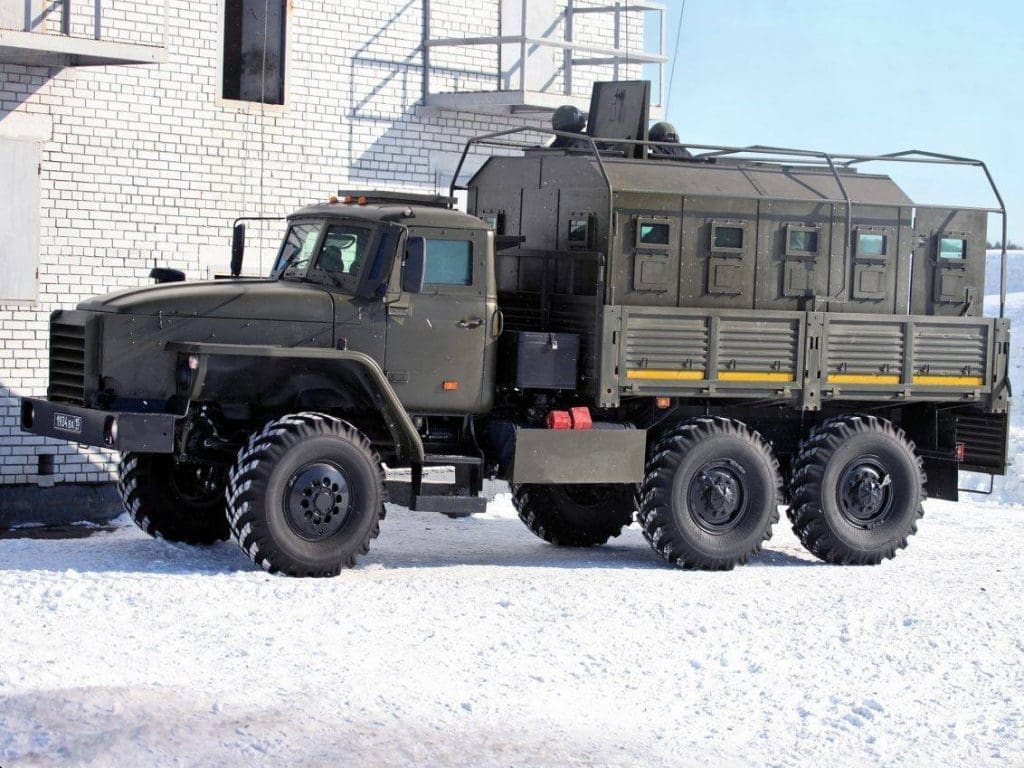 Camión Ural 4320 con módulo blindado Zvezda-V. Imagen: Internet.