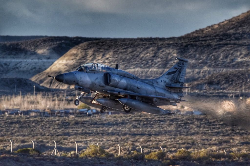 Los A 4Ar Fightinghawk Del G5C Despliegan En El Sur Argentino