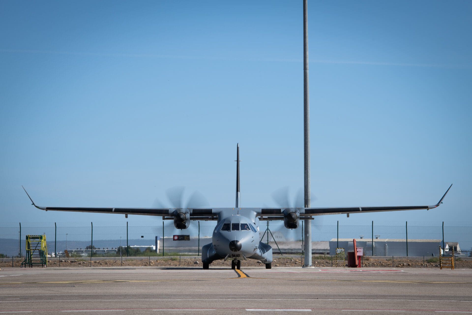 El primer C295 fabricado en España para la India realizó su vuelo inaugural