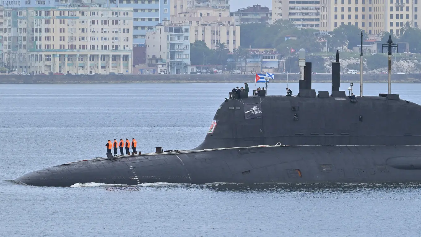 Desafiando a EE.UU., arribaron finalmente a Cuba el submarino nuclear Kazan y la fragata Almirante Gorshkov de la Armada Rusa