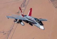 F-18C Hornet perteneciente al MAWST-1 durante un vuelo de instrucción. El Hornet es la columna vertebral de la aviación de combate de la USN y del USMC. Imagen: Cpl. William Waterstreet