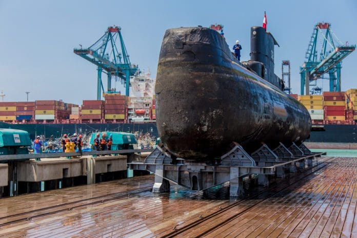 El Submarino B.A.P Antofagasta Ingresa A Los Astilleros SIMA Para Su ...