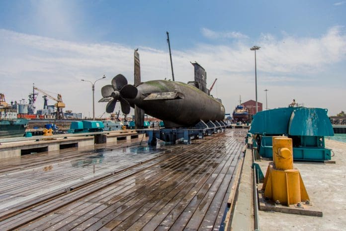 El Submarino B.A.P Antofagasta Ingresa A Los Astilleros SIMA Para Su ...