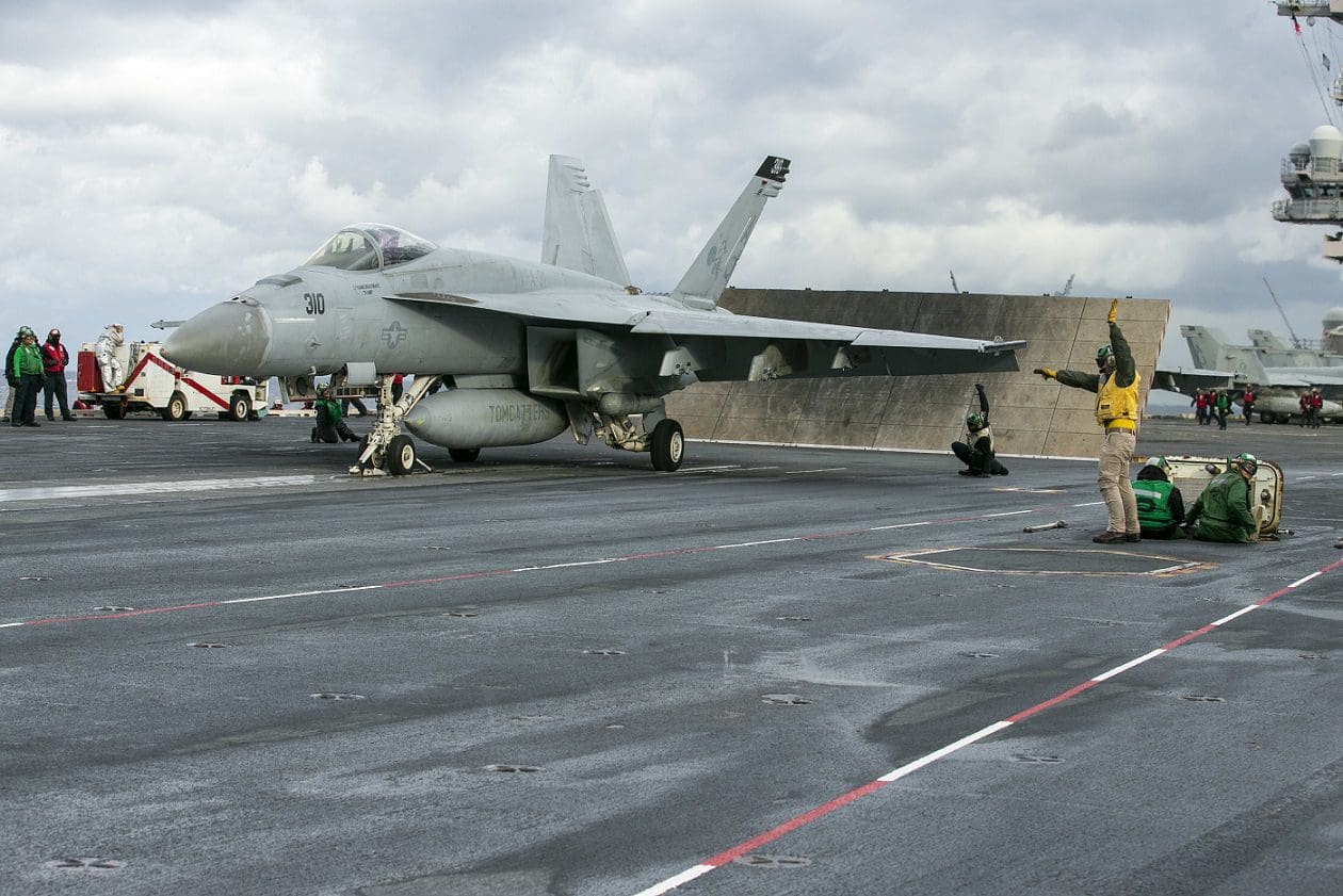 Primer Despliegue De Combate Del Portaaviones Uss Gerald R Ford De La Marina De Los Ee Uu