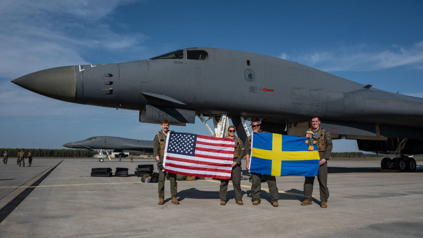 La Fuerza Aérea De EE.UU. Desplegó Dos Bombarderos B-1B Lancer En Suecia