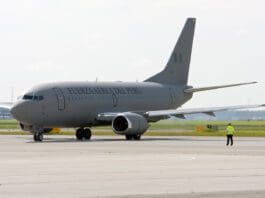 Boeing 737 de la Fuerza Aérea del Perú. Créditos: Rob Schleiffert