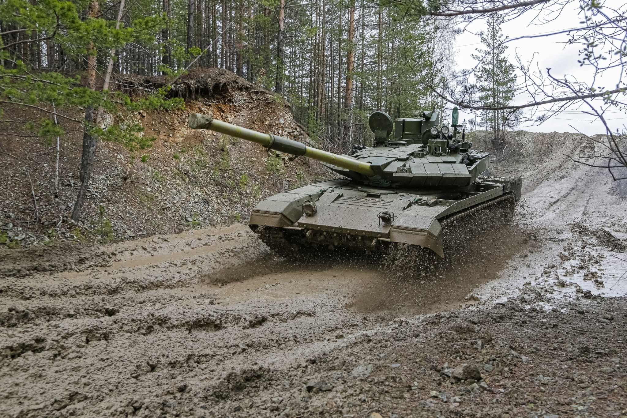 The Russian Ground Forces receive the first batch of T-72B3M and T-90M ...