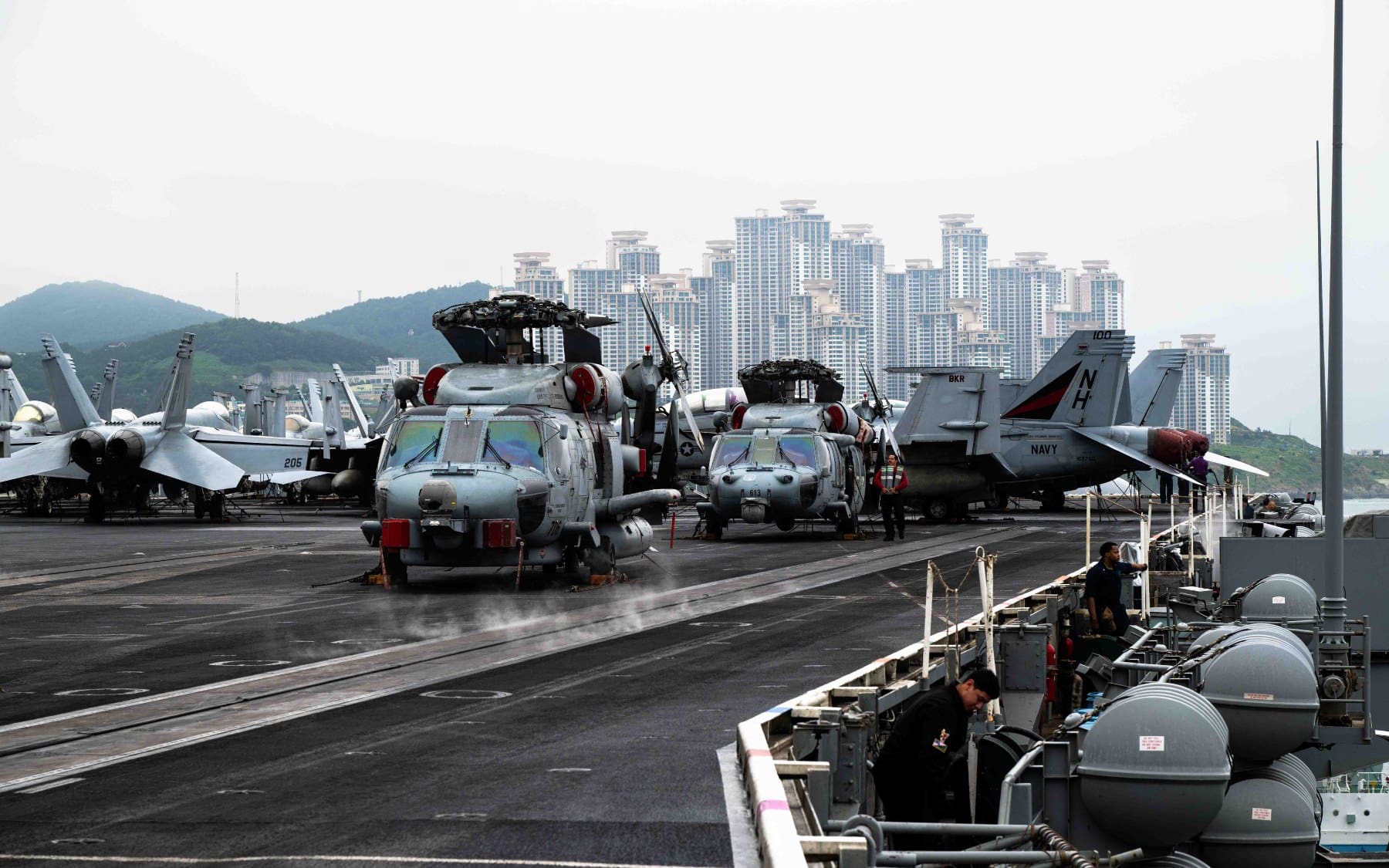 The Us Aircraft Carrier Uss Theodore Roosevelt Begins Deployment To 