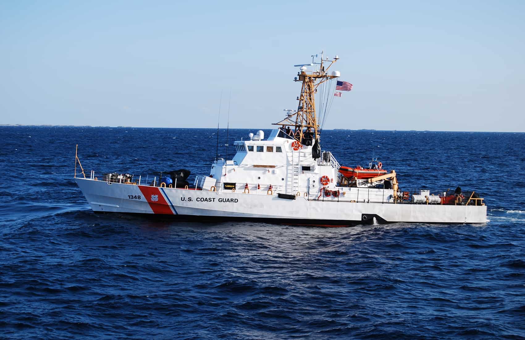 The Ecuadorian Navy receives two Islandclass patrol boats donated by