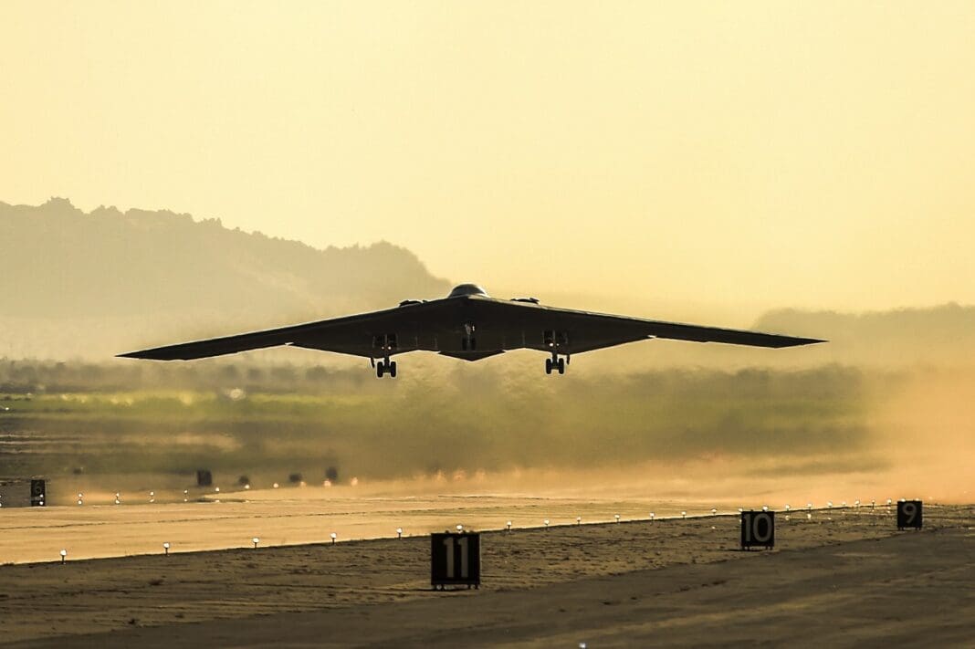 Bombarderos Furtivos B-2 De La Fuerza Aérea De EE.UU. Llevaron A Cabo ...